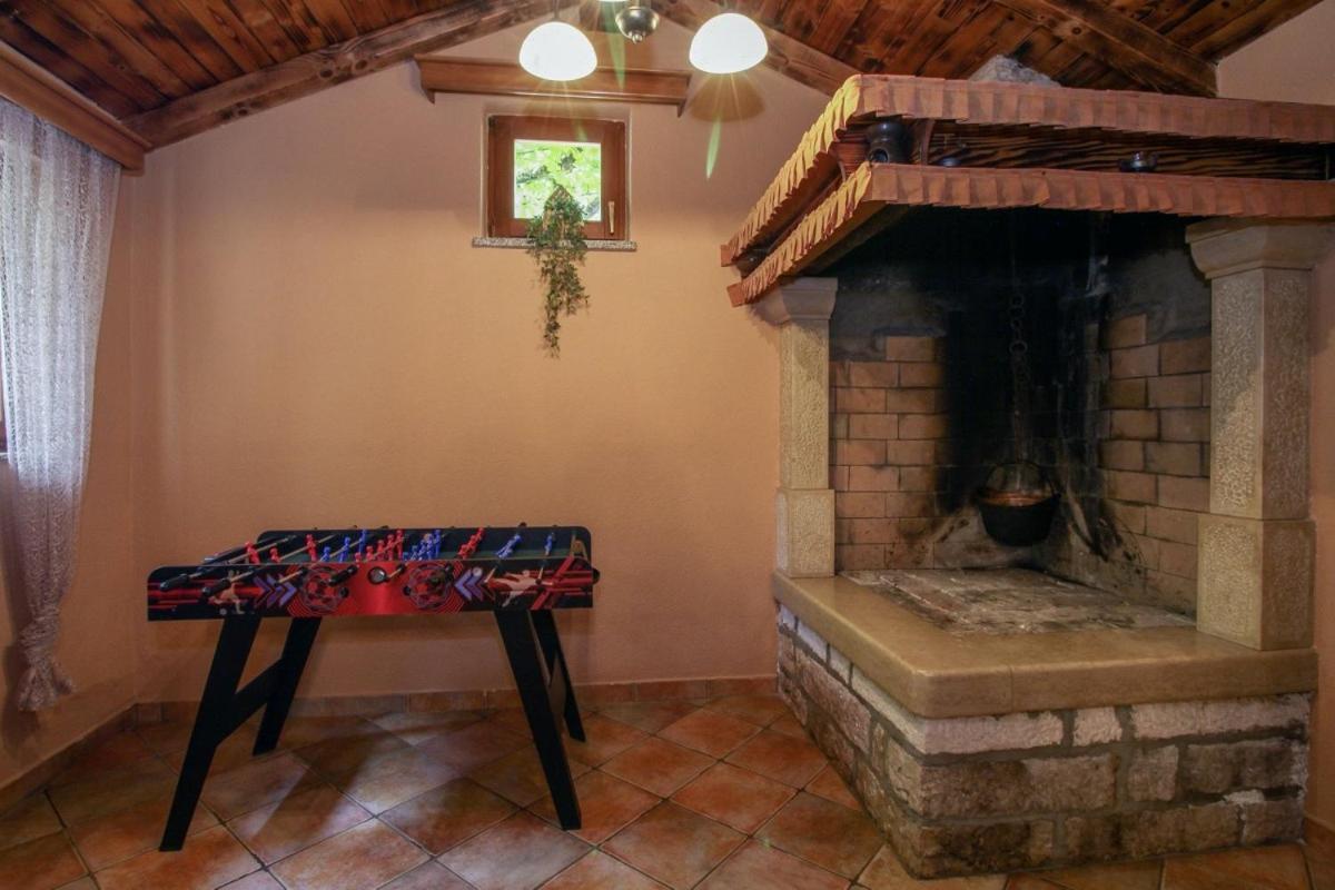 Villa Dea In Kmeti Žminj Esterno foto