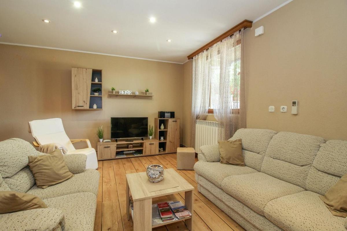Villa Dea In Kmeti Žminj Esterno foto