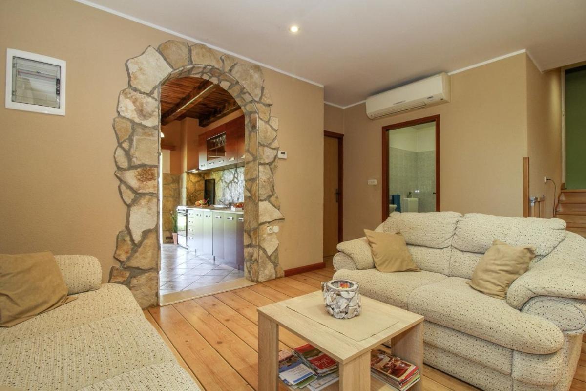 Villa Dea In Kmeti Žminj Esterno foto